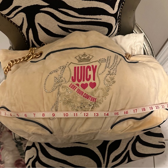 Stunning bling ivory velour juicy couture bag with huge bling bow keychain - Picture 10 of 14